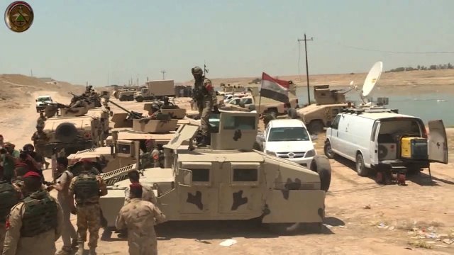 ファルージャに向けて進軍するイラク軍地上部隊＝イラク国防省