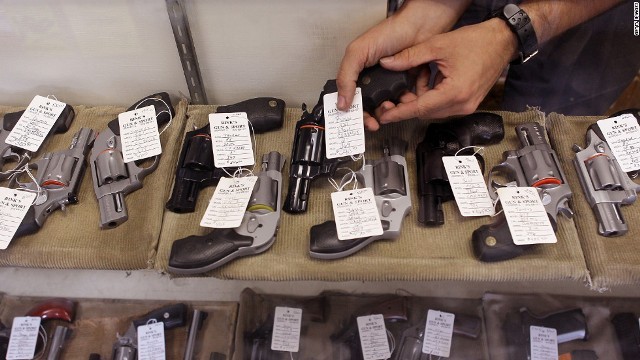 米ハワイ州で銃所持者をデータベース化する法案が成立した