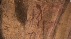 ２．洞窟の壁には、古代狩猟採集民族であるサン族が数千年前に描いた壁画が今も残っている