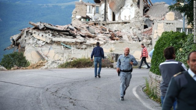イタリア中部の地震で多数の死者が出ている