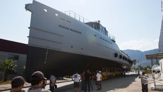 シーシェパードが「クジラ保護運動」に使用する高速船「オーシャン・ウォリアー」