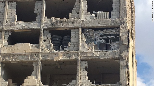 長年にわたる戦闘で損傷したアレッポの建物。停戦合意後から初となる攻撃が行われた
