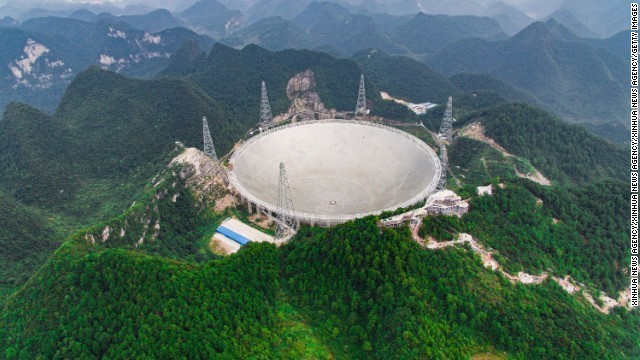 世界最大級の望遠鏡が完成