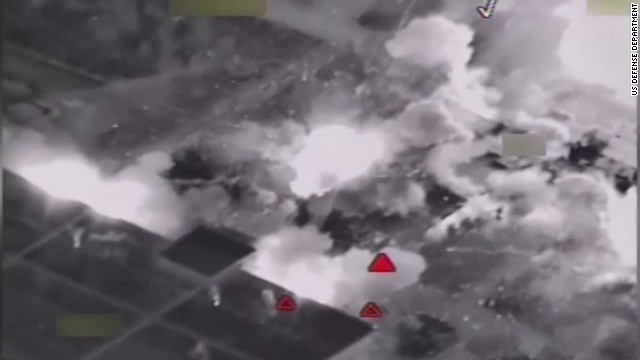 米軍による空爆を受けるＩＳＩＳの化学兵器工場（イラク北部モスル近郊）＝米国防総省