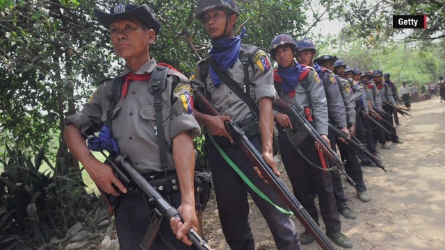 少数派ロヒンギャの住民も多いミャンマー西部の州で武力衝突が相次いでいる