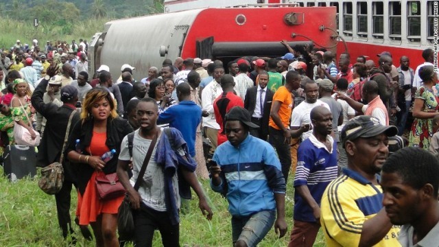 カメルーンで列車事故があり、少なくも７０人が死亡した