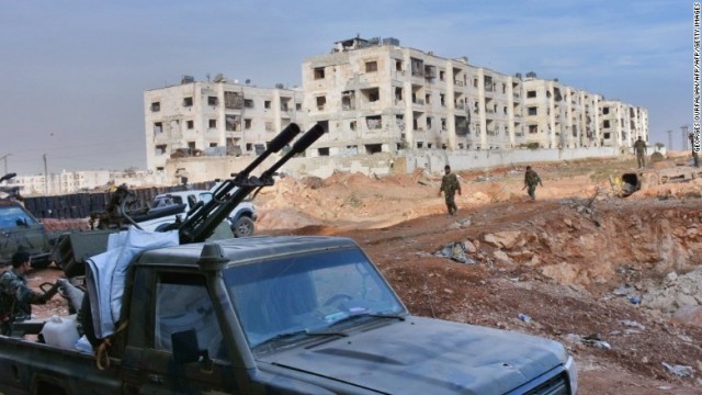 シリア政権派の兵士ら＝１１月上旬、アレッポ