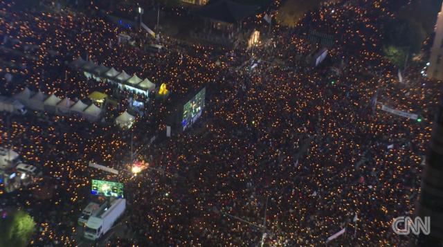 朴槿恵大統領の退陣を求めるデモが、１０月末以来、毎週末実施されている