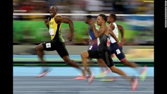 ８月１４日：リオ五輪の陸上男子１００メートル準決勝で後ろを振り返るウサイン・ボルト選手（ジャマイカ）