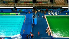 ８月９日：リオ五輪の水泳会場で緑に変色したプール
