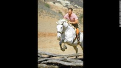 ロナルド・レーガン第４０代大統領が乗馬を楽しんでいるところ。１９８９年に馬から投げ出され負傷したこともある