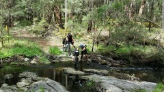 ムンダビディトレイル（オーストラリア）：「ムンダビディ」は「森の中を抜ける道」といったような意味。コースはパース近郊からアルバニー方面へと向かう
