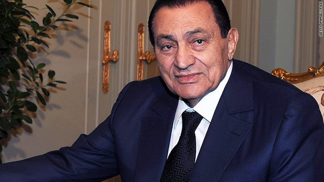 ムバラク元エジプト大統領が軟禁先の軍病院から自宅に戻った