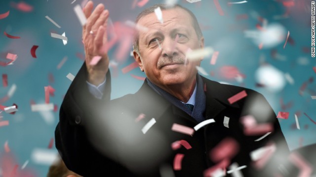 改憲により権限が強化されるトルコのエルドアン大統領