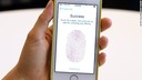 米アップルが特許、指紋認証だけで緊急通報が可能に