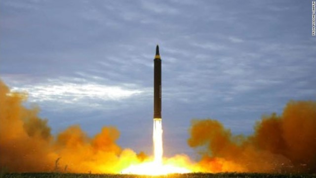 ２９日のミサイル発射に関連して北朝鮮メディアが公開した写真