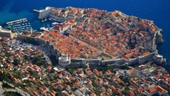 アドリア海に面したクロアチアの港市ドブロブニクの旧市街