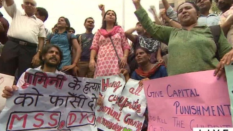 インド最高裁が集団強姦殺害の被告らへの死刑判決を支持