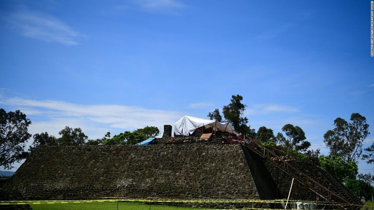 大地震で古代寺院の遺構が出土しているのが見つかった/RONALDO SCHEMIDT/AFP/AFP/Getty Images
