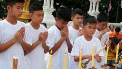 タイ洞窟から救助の少年１１人、僧侶見習いに