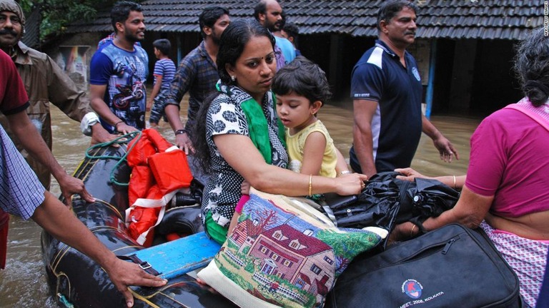 インド・ケララ州で５月下旬から洪水被害が続く/AFP/Getty Images