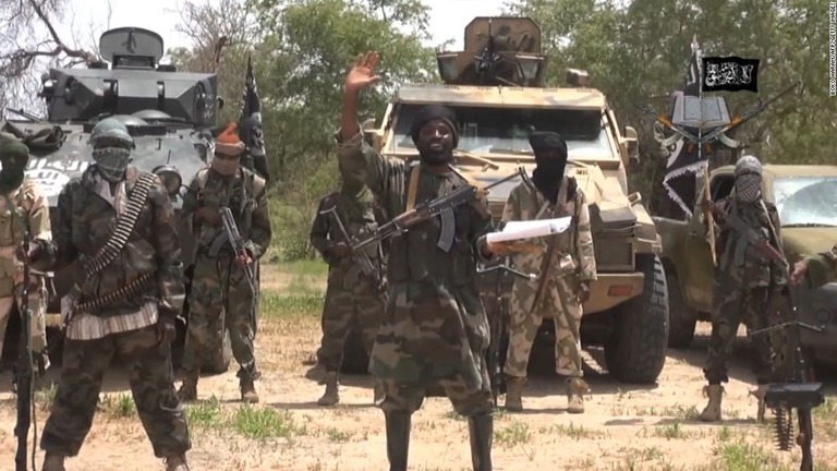赤十字国際委員会は、ボコ・ハラムとみられる集団が人質のスタッフを殺害したと発表した/Boko Haram/AFP/Getty Images