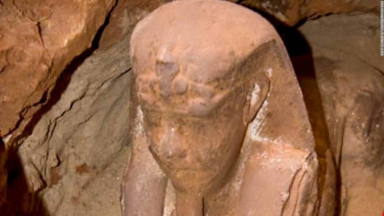 ２０００年前のスフィンクス像が新たに発見された/Egypt Ministry of Antiquities/Facebook