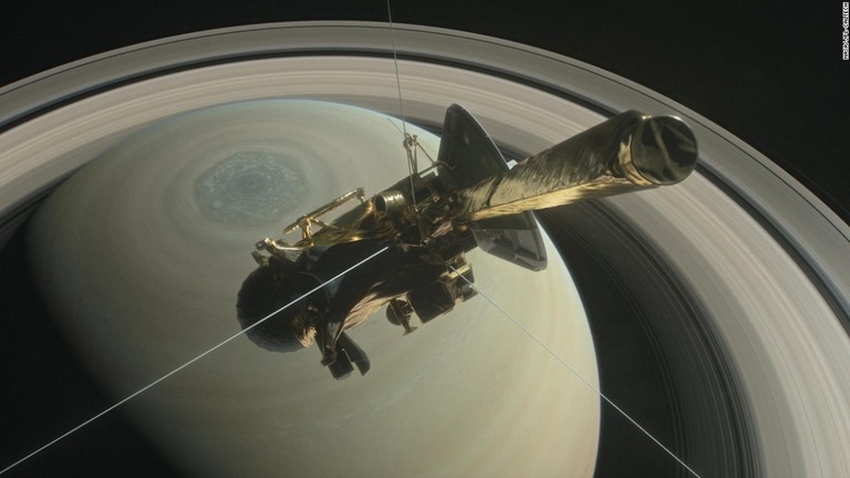 土星の環や大気の中で起きている様々な物質の動きが明らかになりつつある/NASA/JPL-Caltech