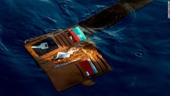 飛行機が墜落した海域で見つかった財布