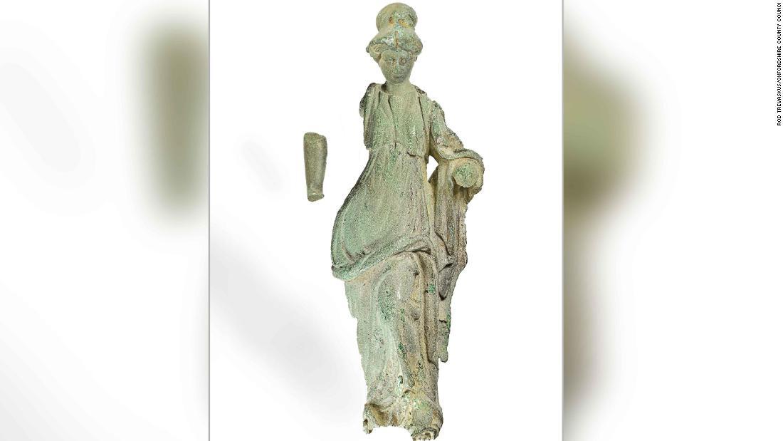 農家のマーガリン容器の中に保管されていた女神像。古代ローマの遺物であることが判明
