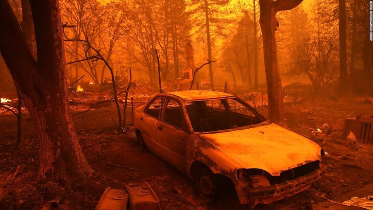 ＰＧ＆Ｅが破産法の申請を表明した。同社は昨年１１月に発生した山火事では８６人が死亡するなどしていた/Justin Sullivan/Getty Images