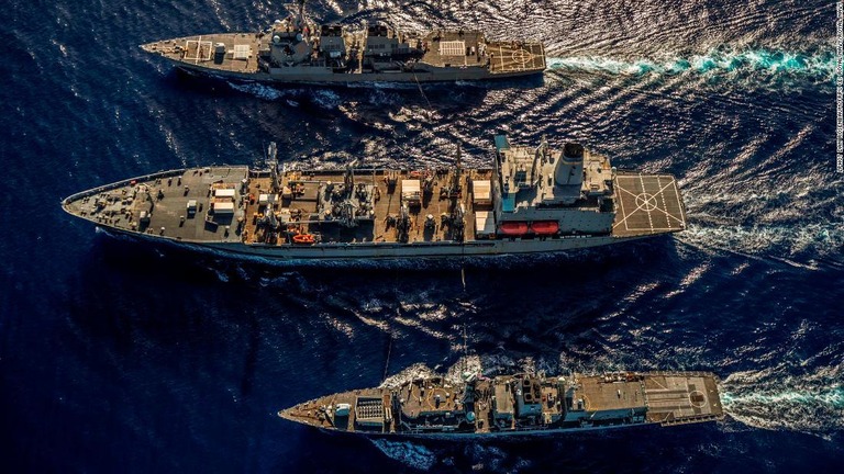 米海軍の「マッキャンベル」と英海軍の「アーガイル」が南シナ海で合同演習を行ったという/LPhot Dan Rosenbaum/FRPU (E) Royal Navy/Royal Navy