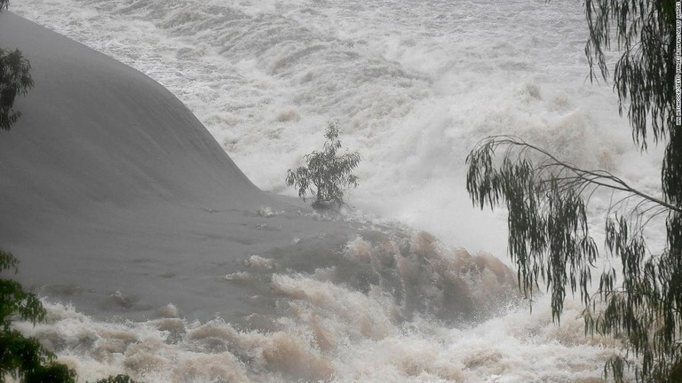 激しい雨と風に見舞われたオーストラリア北東部で大規模洪水が発生/Ian Hitchcock/Getty Images AsiaPac/Getty Images