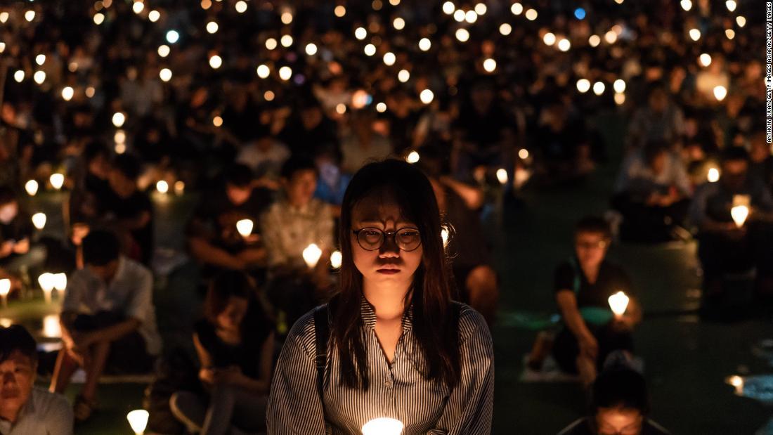 香港で開かれた天安門事件の犠牲者を追悼する集会＝２０１８年６月４日/Anthony Kwan/Getty Images AsiaPac/Getty Images