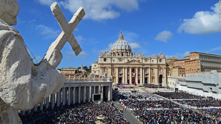 ローマ法王庁が未成年者に対する性的虐待行為に対処する包括的な新法を発表/Jeff J Mitchell/Getty Images