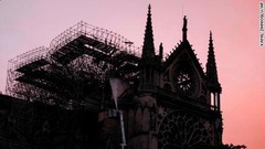 ノートルダム大聖堂の再建、仏富豪らが総額３８０億円の支援表明