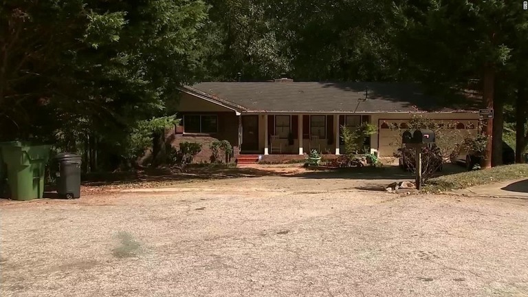 米ジョージア州で自宅を襲われた男性が覆面の３人組を射殺する出来事があった/WSB