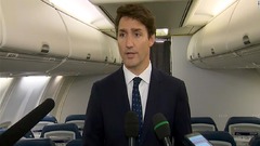 カナダ首相、差別的な化粧を再度謝罪　回数は「分からない」