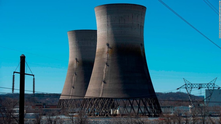 米ペンシルベニア州のスリーマイル島原子力発電所が正式に閉鎖された/Andrew Caballero-Reynolds/AFP/Getty Images