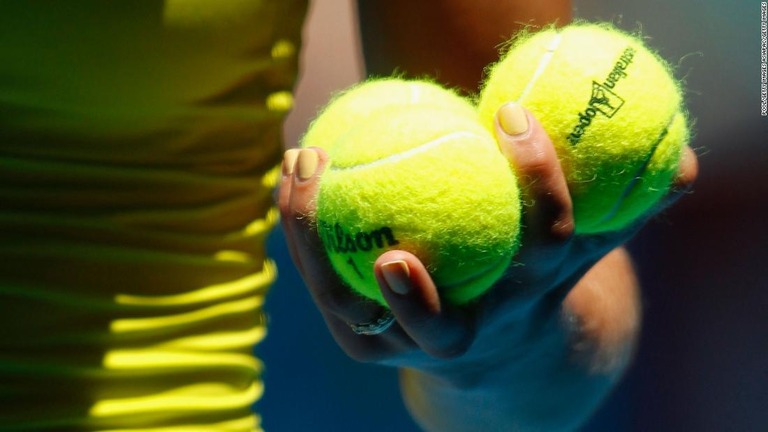 試合中、ボールガールに「セクシーだね」と声をかけたテニス審判が資格停止に/Pool/Getty Images AsiaPac/Getty Images
