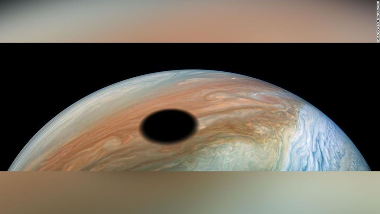 木星の表面に出現したなぞの「黒い円」、その正体は？/NASA/JPL-Caltech/SwRI/MSSS