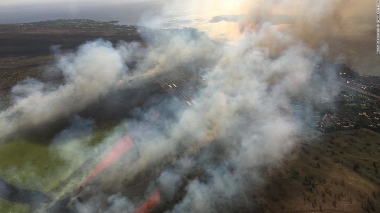米ハワイのマウイ島で、広範囲の火災が発生/Hawaii Department of Transportation