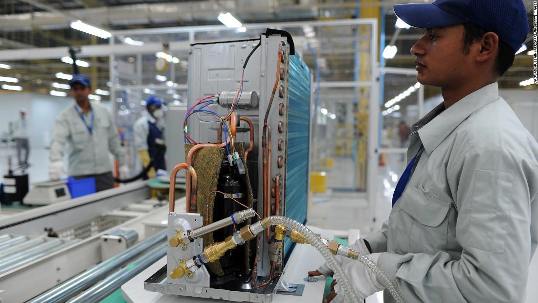 インド・ジャッジャルの工場で作られるエアコン/SAJJAD HUSSAIN via Getty Image 