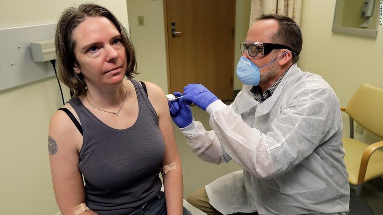 新型コロナウイルスに対するワクチンの臨床試験が始まった＝３月１６日、米ワシントン州シアトル/Ted S. Warren/AP