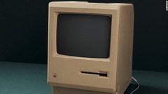 アップルが１９８４年に発売した初代マッキントッシュ