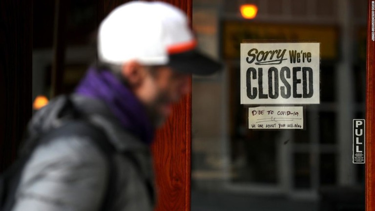 米イェルプによれば、新型コロナウイルスの感染拡大で休業したレストランのうち、約６割がそのまま閉店となっている/Justin Sullivan/Getty Images