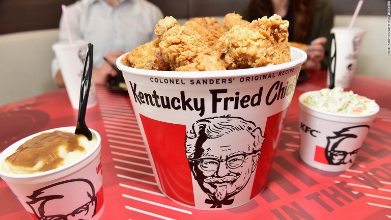 ＫＦＣが新型コロナの影響で長年のキャッチフレーズを使用しないことがわかった/Moses Robinson/Getty Images for KFC