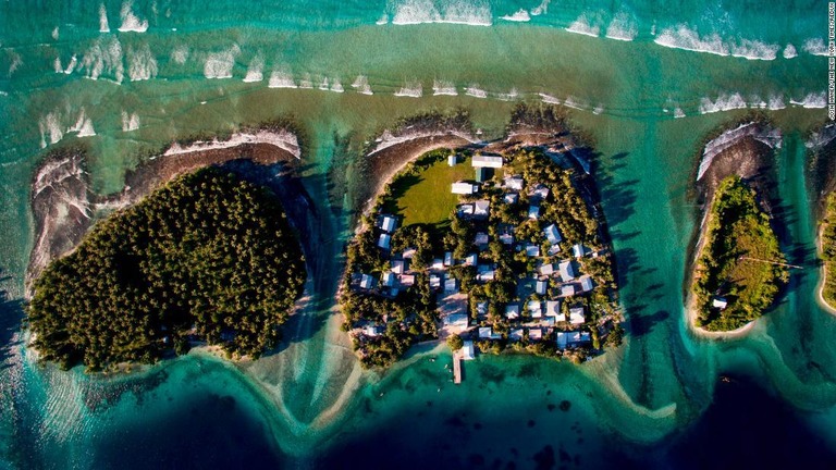 海面の上昇に脅かされているマーシャル諸島＝２０１５年/Josh Haner/The New York Times/Redux