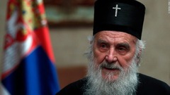 セルビア正教会の総主教、コロナで死去　感染死した主教の開棺式葬儀を主催