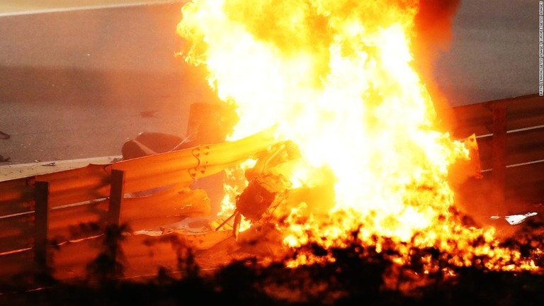 グロジャンのマシンが炎に包まれる様子/Bryn Lennon/Getty Images Europe/Getty Images